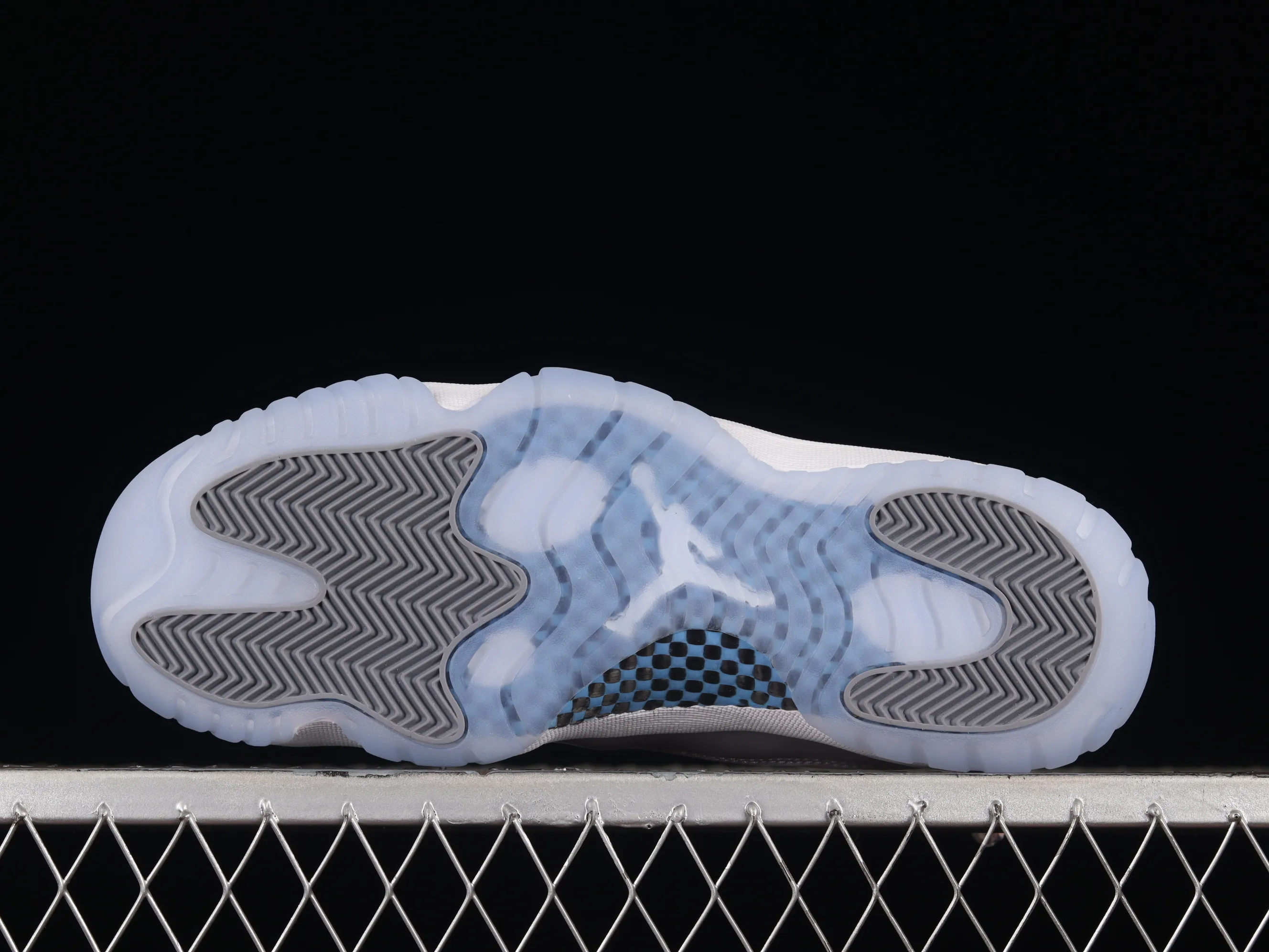 All categories Air Jordan Jordan series basketball shoes Air Jordan 11 pure original version Air Jordan 11 Low "Cement Grey" AJ11 Joe 11 cool gray low-top basketball shoes AV2187-140